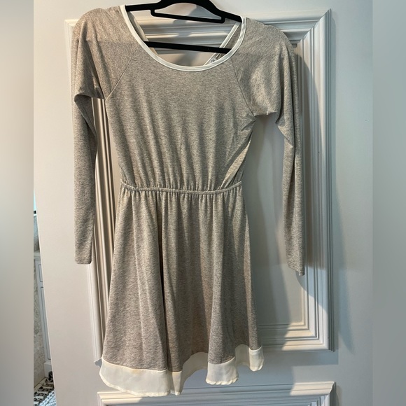 Splendid Tan/cream shimmery children’s dress - Picture 1 of 3